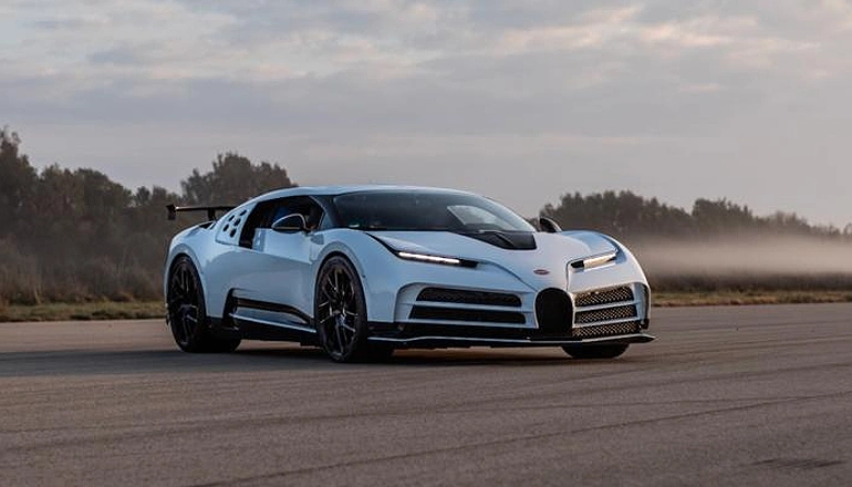 بوگاتی چنتودیچی​ برای اجاره بوگاتی در دبی