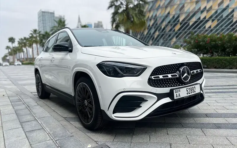 rent a benz gla 200 in dubai