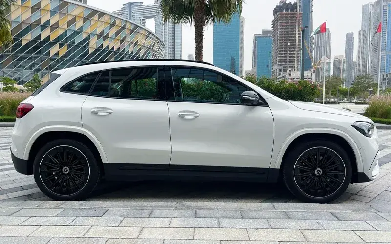 rent a benz gla 200 in dubai