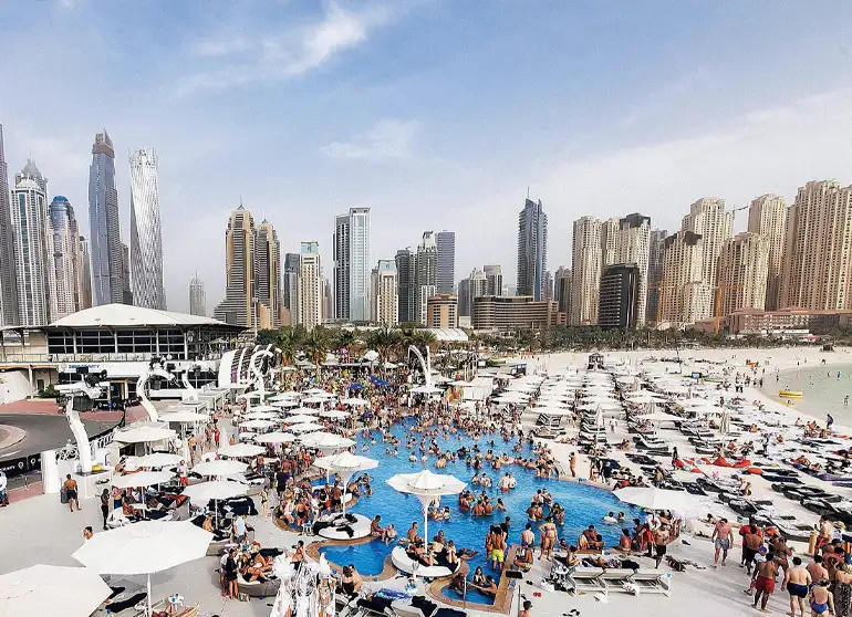 کلاب ساحلی زیرو گراویتی یکی از بهترین کلاب های دبی