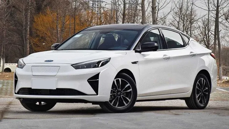 خودرو وارداتی برقی KMC EJ7
