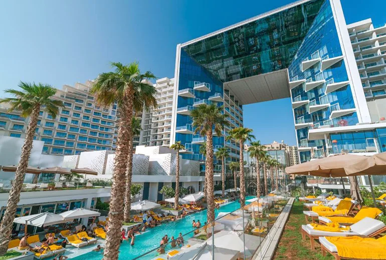 ریزورت فایو پالم جمیرا یکی از هتل های دبی