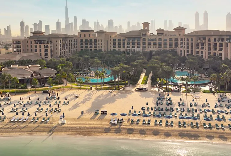 هتل فور سیزنز ریزورت دبی ات جمیرا بیچ یکی از هتل های دبی