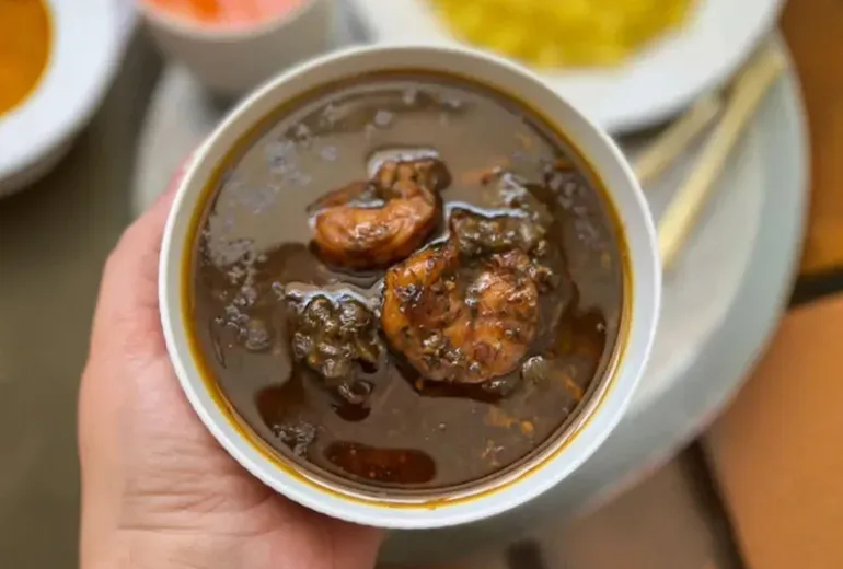 خورشت میگو از غذاهای محلی کیش