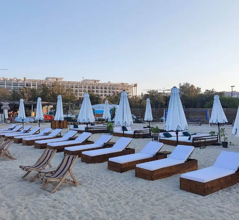 پلاژ آقایان کیش از سواحل کیش