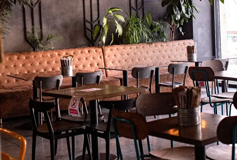 رستوران زنجیره‌ای باروژ از بهترین رستوران های تهران