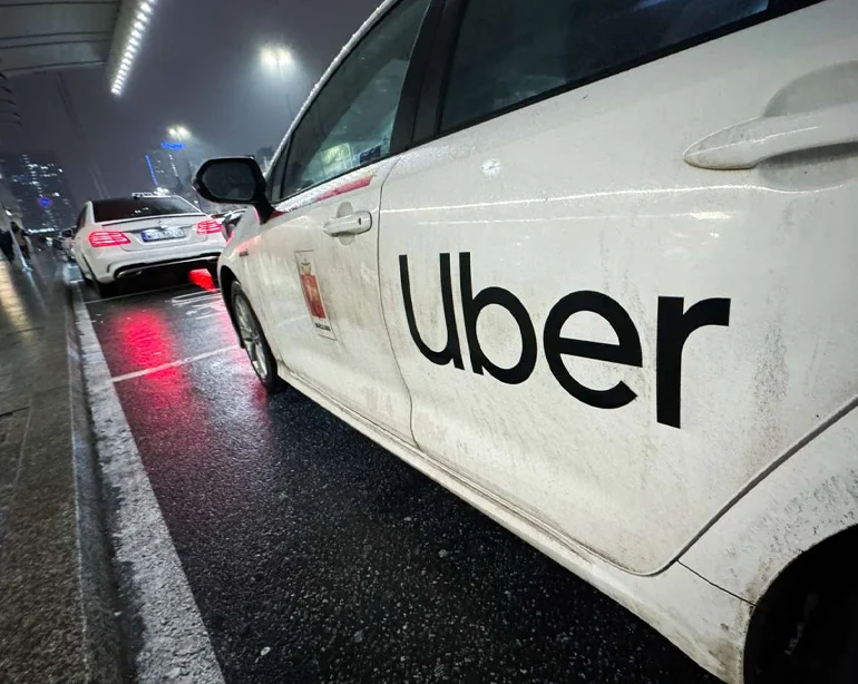 تاکسی اینترنتی حمل و نقل عمومی دبی