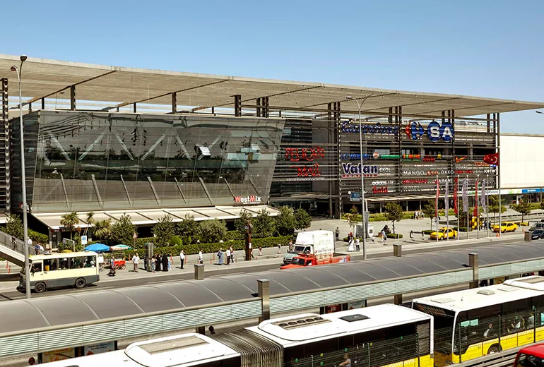 پلیکان​ یکی از بهترین مراکز خرید استانبول