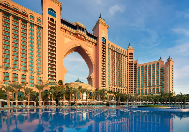 استخر آتلانتیس پالم از استخرهای دبی