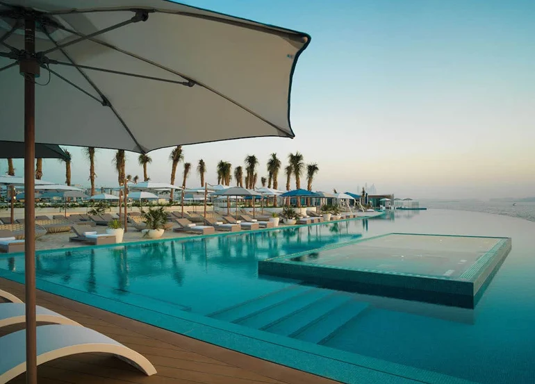 استخر برج العرب از استخرهای دبی