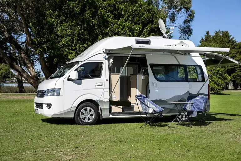 ون فوتون​ از بهترین کمپر مسافرتی ایران