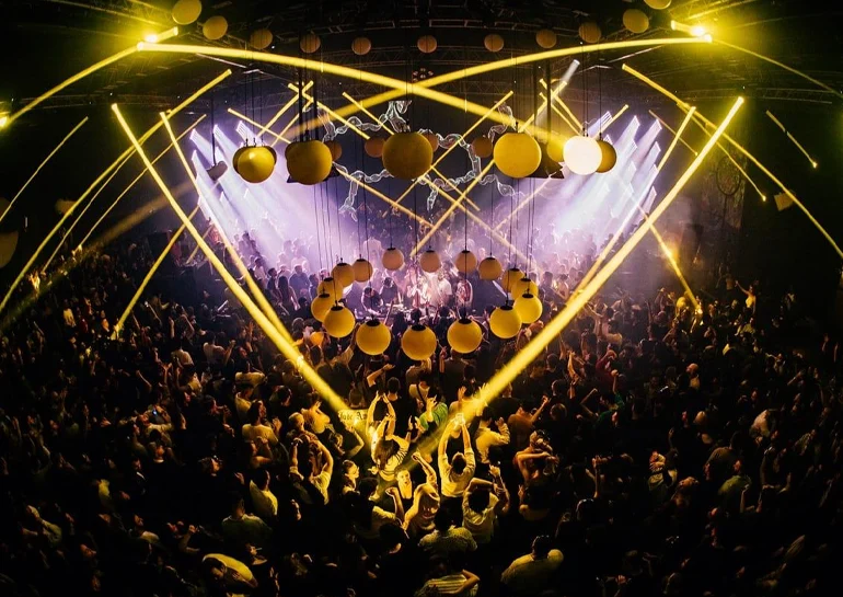 کلاب کلاین فونیکس استانبول