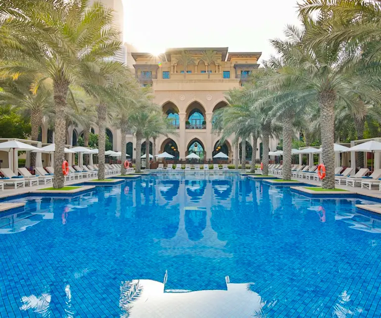 استخر هتل پالاس داون‌تاون از استخرهای دبی