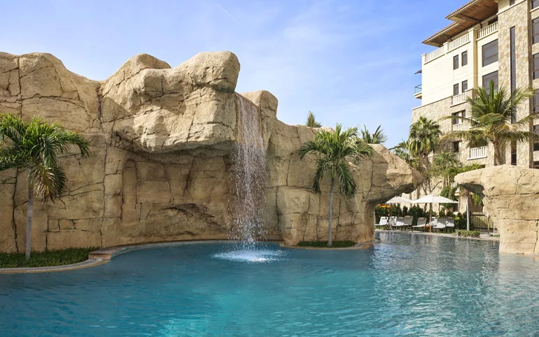 استخر سوفیتل دبی جمیرا بیچ از استخرهای دبی