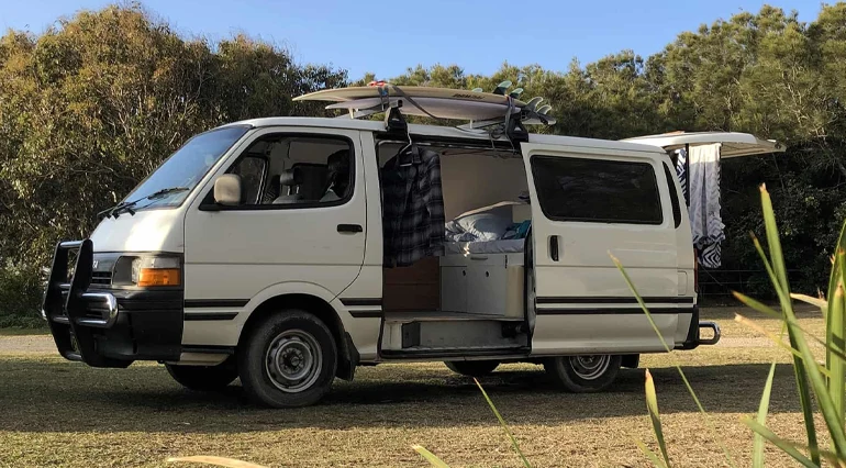 تویوتا هایس​ از بهترین کمپر مسافرتی ایران