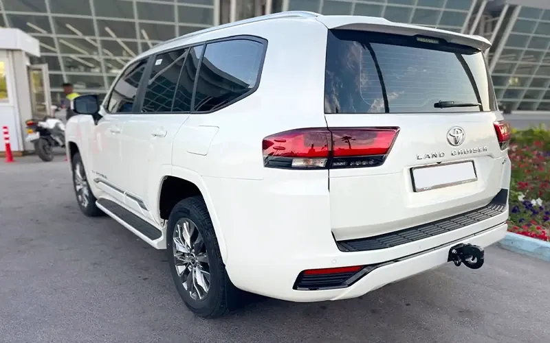 اجاره لندکروز دبی
