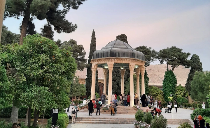 آرامگاه حافظ؛ بهترین جاهای دیدنی شیراز
